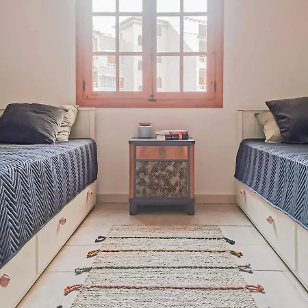 Casa Del Angel , Cosy 2 Bed Apartment,150m From Playa Locos Beautiful Swimming Pool Apartment Torrevieja